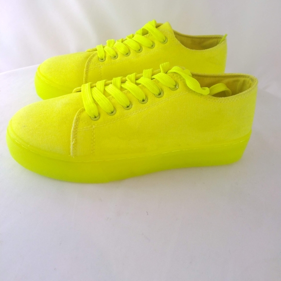 Rouge Helium Lime Green Sneaker - Picture 7 of 12